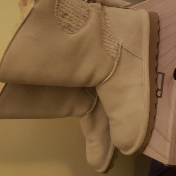 Boots - Picture 5 of 15